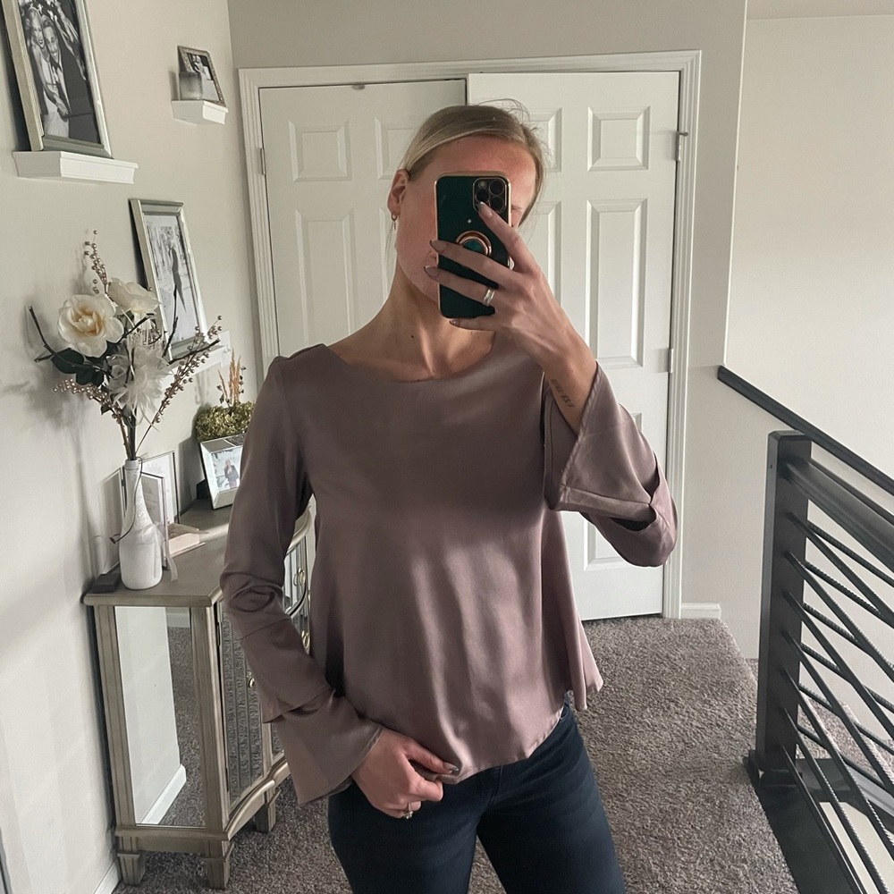 3 for $15 🎉 Rose gold blouse